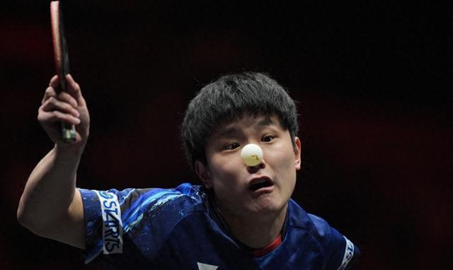 快节奏比赛中一支球队以势不可挡之势夺冠