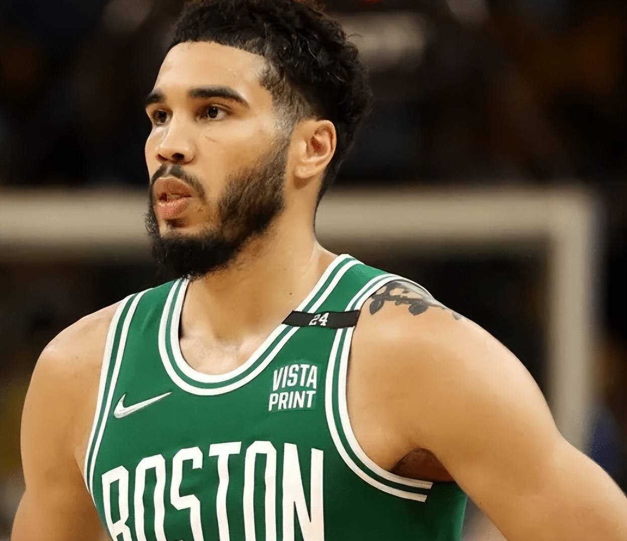 湖人，引发争议，塔图姆！