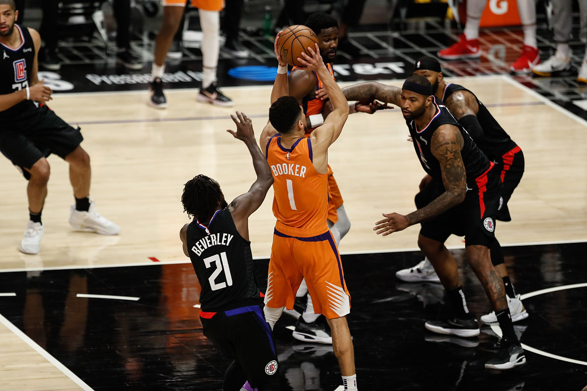 浓眉哥连续十二场比赛得分超过爆冷，篮网挑战极限！的简单介绍